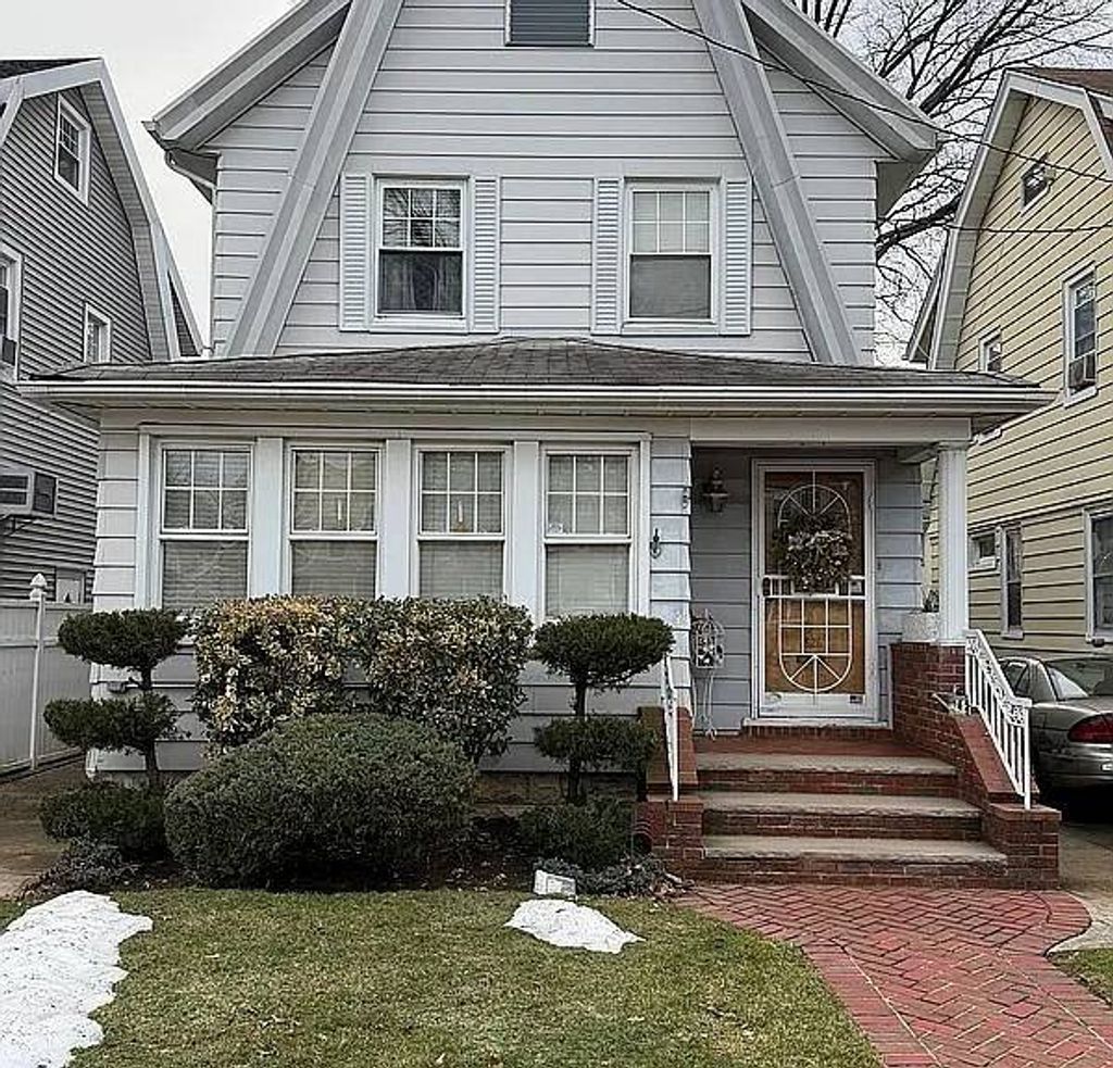 Photo of 1826 Marine Pkwy, Brooklyn, NY 11234 (MLS # 11679060)