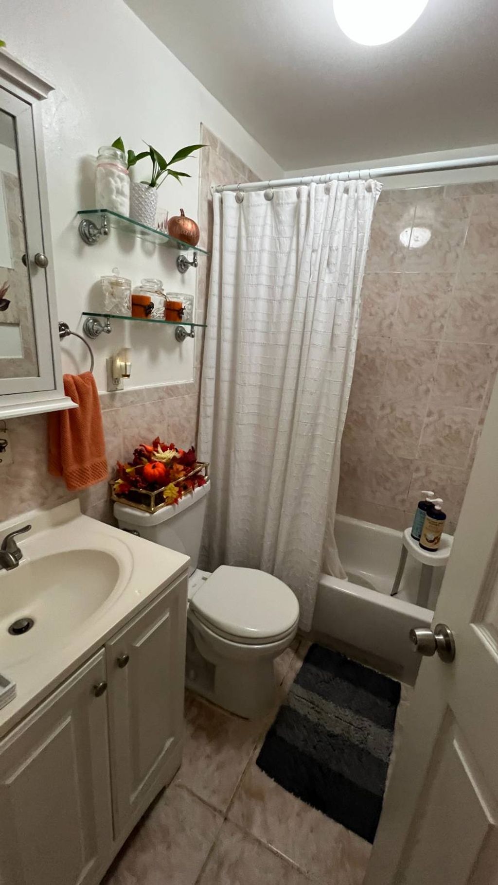 Photo of 2474 St Raymond Ave, Bronx, NY 10461 (MLS # 11582963)