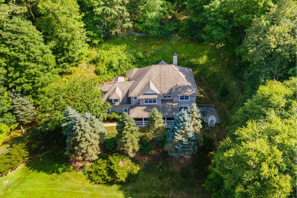 Photo of 170 Watch Hill Rd, Cortlandt Manor, NY 10567 (MLS # 11920633)