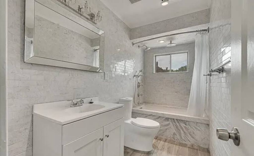 Photo of 25 Geyser Dr, Staten Island, NY 10312 (MLS # 11635190)