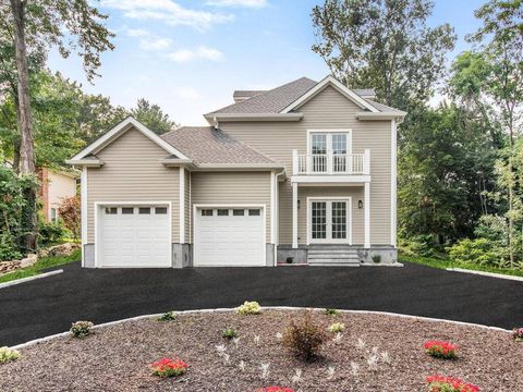 Photo of 1 Kewanee Road, New Rochelle, NY 10804 (MLS # 11674871)