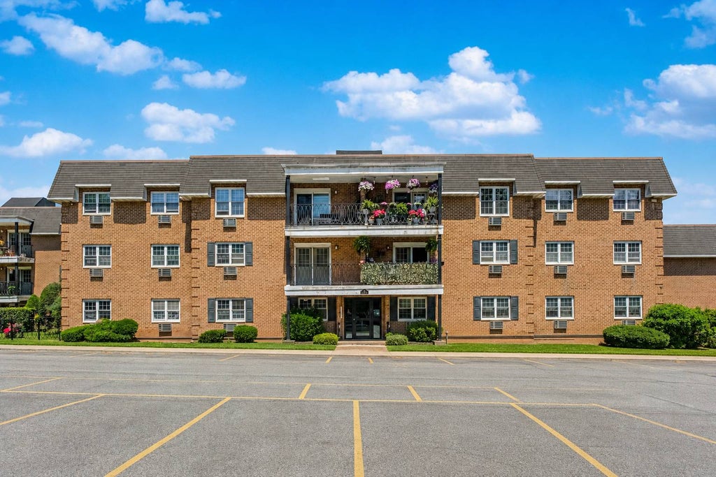 Photo of 412 Maryland Ave #2B, Staten Island, NY 10305 (MLS # 11791091)