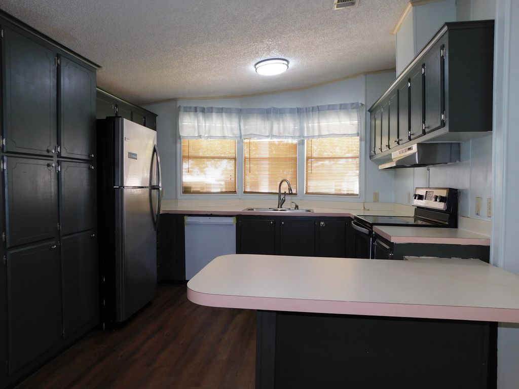 Photo of 1526 Garrison Dr, Lakeland, FL 33810 (MLS # 11683304)