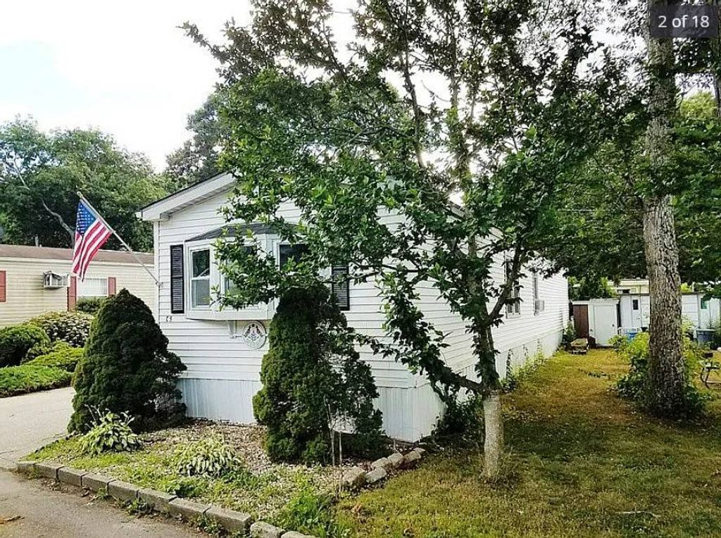 Photo of 658 Sound Ave, Calverton, NY 11933 (MLS # 11622399)