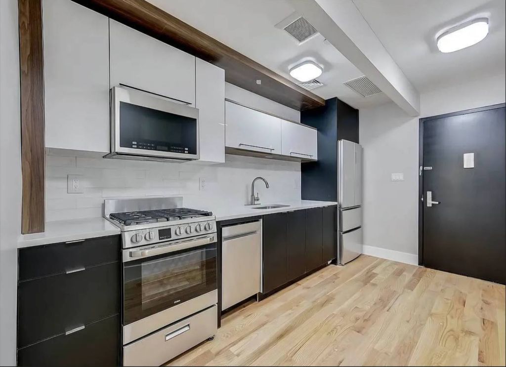 Photo of 834 Herkimer Street #2B, Brooklyn, NY 11233 (MLS # 11678930)