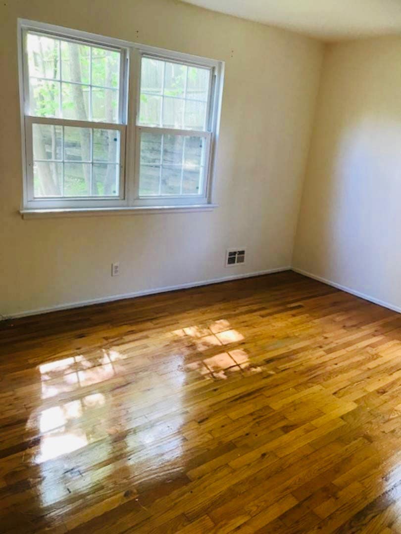 Photo of 12 Valentine Ave #4, Glen Cove, NY 11542 (MLS # 11928531)