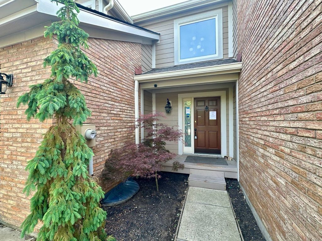 Photo of 11722 Gable Glen Ln, Cincinnati, OH 45249 (MLS # 11740188)