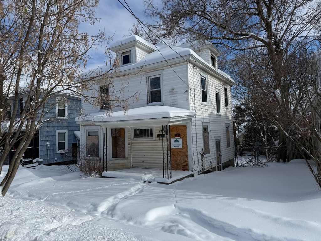 Photo of 154 Collingwood N Ave, Syracuse, NY 13206 (MLS # 11651774)