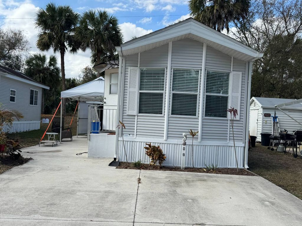 Photo of 5500 St Lucie Blvd #O-9, Fort Pierce, FL 34946 (MLS # 11642376)