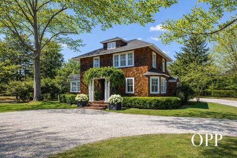 Photo of 24 South Howells Pt Road, BELLPORT VILLAGE, NY 11713 (MLS # 11677209)