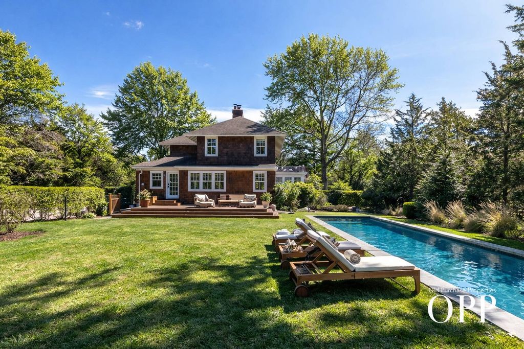 Photo of 24 South Howells Pt Road, BELLPORT VILLAGE, NY 11713 (MLS # 11677209)