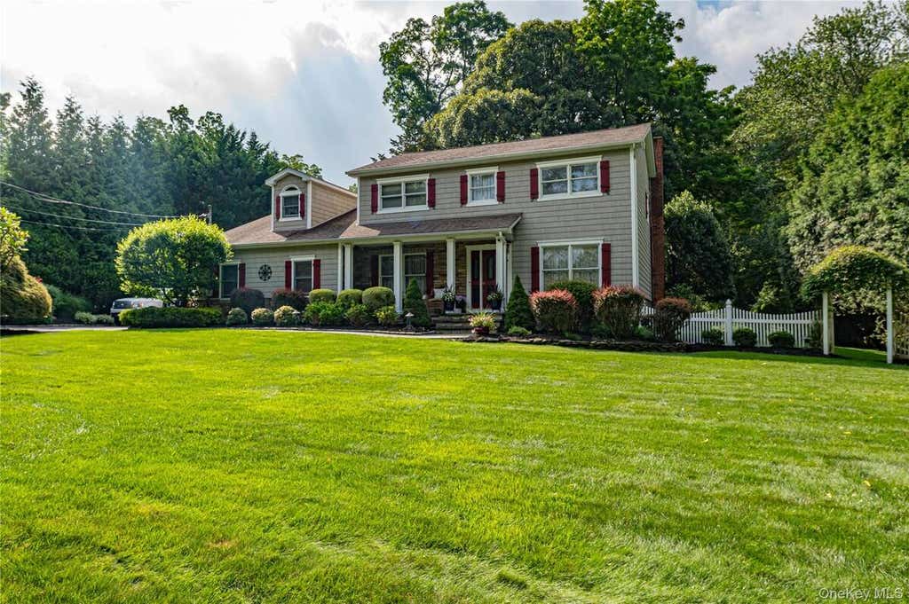 Photo of 14 Breeze Hill Road, Northport, NY 11768 (MLS # 11927176)