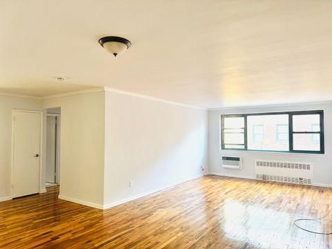 Photo of 210 Atlantic Ave #A2C, Lynbrook, NY 11563 (MLS # 11602208)