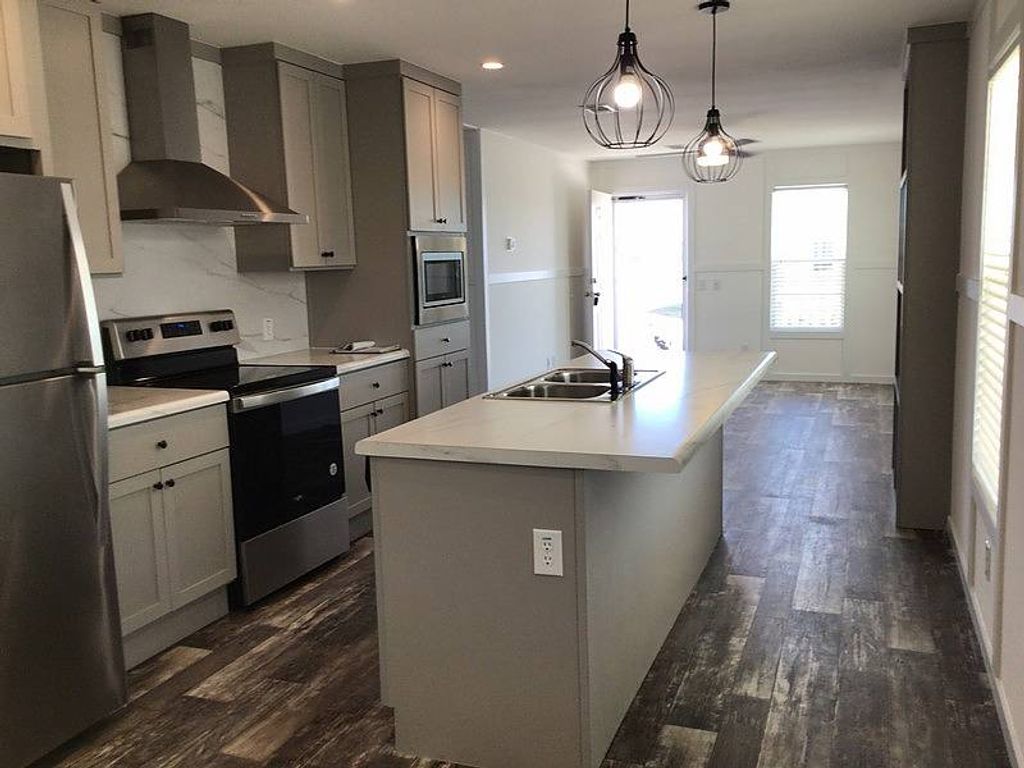 Photo of 158 Corbans Way, Avon Park, FL 33825 (MLS # 11651695)