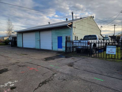 Photo of 1089 28th Street, Springfield, OR 97477 (MLS # 11622922)