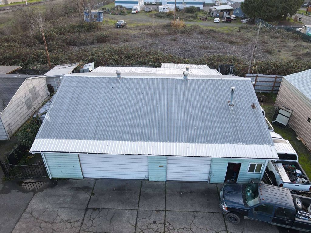 Photo of 1089 28th Street, Springfield, OR 97477 (MLS # 11622922)