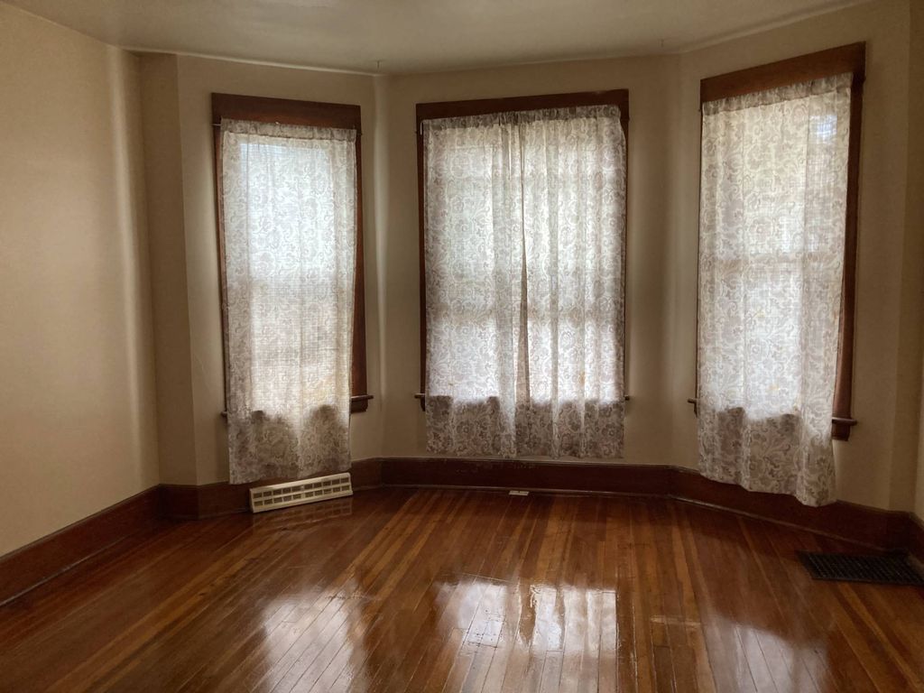 Photo of 418 Division St #1, Schenectady, NY 12304 (MLS # 11641307)