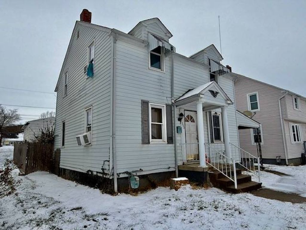 Photo of 260 Angle W Ave, Logan, OH 43138 (MLS # 11618638)