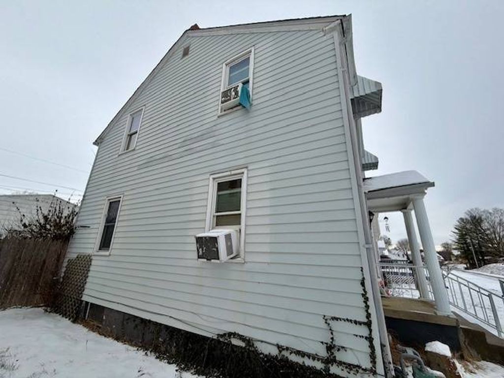 Photo of 260 Angle W Ave, Logan, OH 43138 (MLS # 11618638)