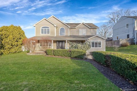 Photo of 39 13th Avenue, Ronkonkoma, NY 11779 (MLS # 11631392)