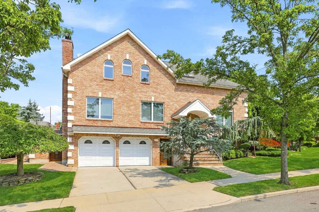 Photo of 5315 Overbrook Street, Douglaston, NY 11362 (MLS # 11933271)