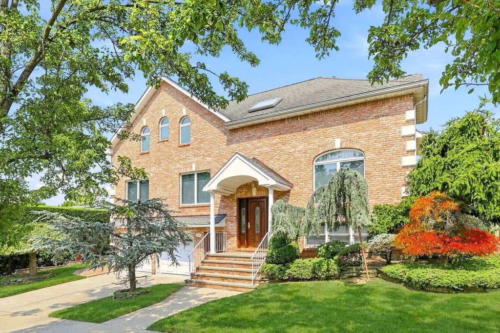 Photo of 5315 Overbrook Street, Douglaston, NY 11362 (MLS # 11933271)