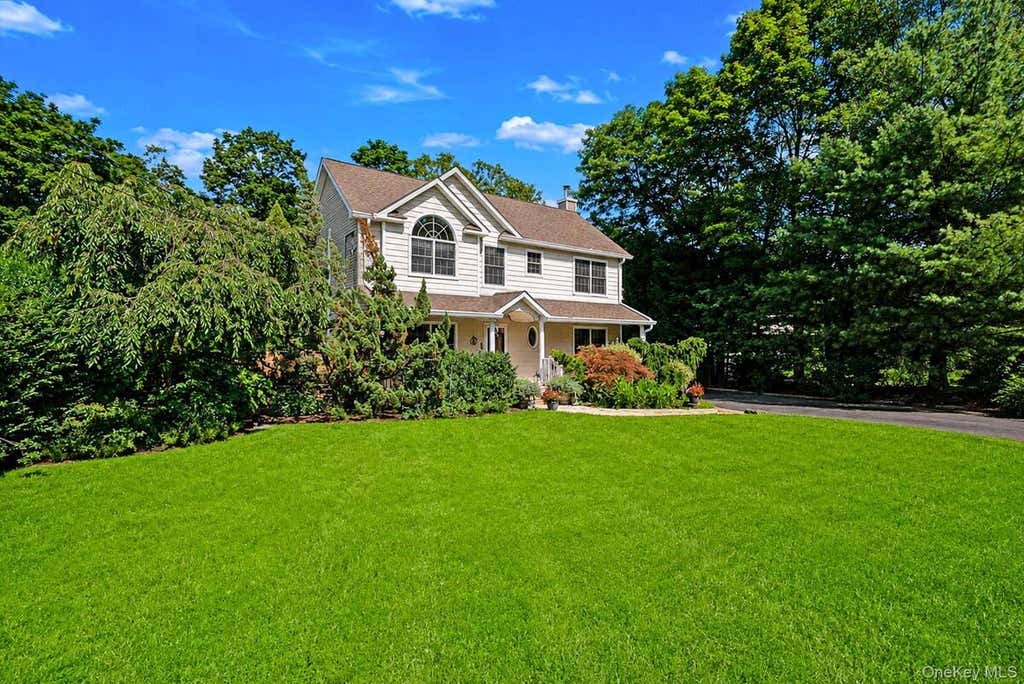 Photo of 91 Traction Boulevard, Patchogue, NY 11772 (MLS # 11924593)