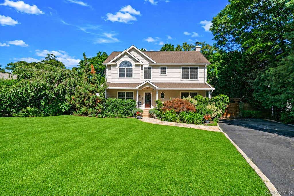 Photo of 91 Traction Boulevard, Patchogue, NY 11772 (MLS # 11924593)
