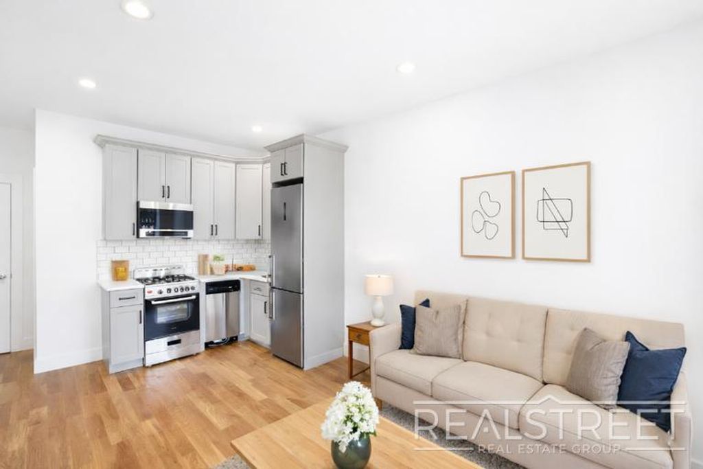 Photo of 1401 Dean Street #2R, BROOKLYN, NY 11216 (MLS # 11628898)