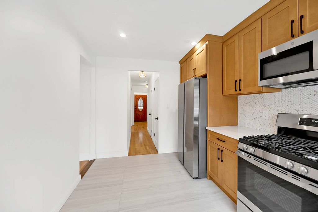 Photo of 560 east 80 Street, brooklyn, NY 11236 (MLS # 11679754)