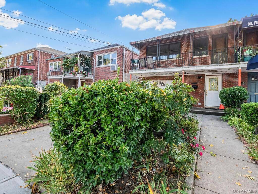 Photo of 1863 Williamsbridge Rd, Bronx, NY 10461 (MLS # 11590900)