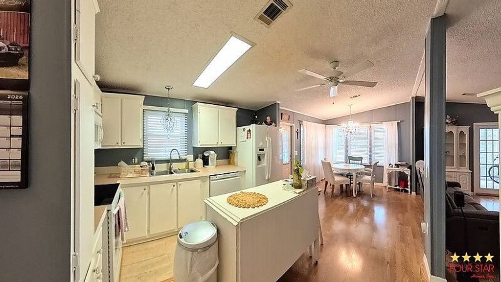 Photo of 25 Sea Fern Dr, Leesburg, FL 34788 (MLS # 11654024)