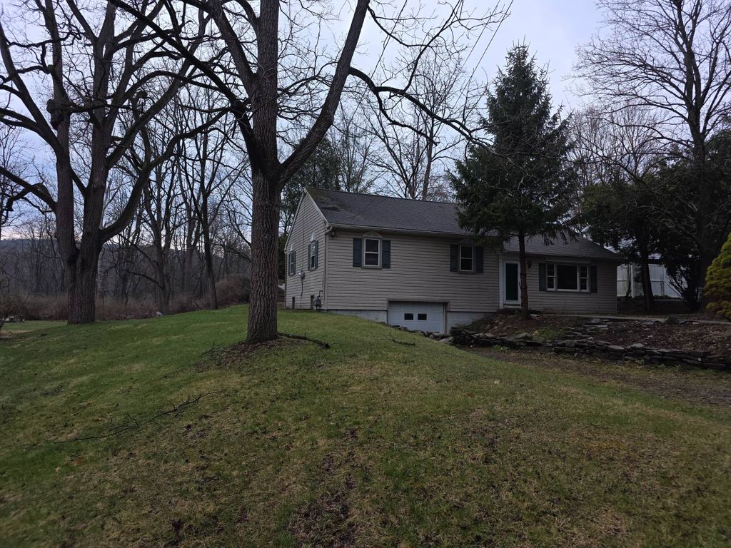 Photo of 33 Brookline Ave, Elmira, NY 14905 (MLS # 11681938)