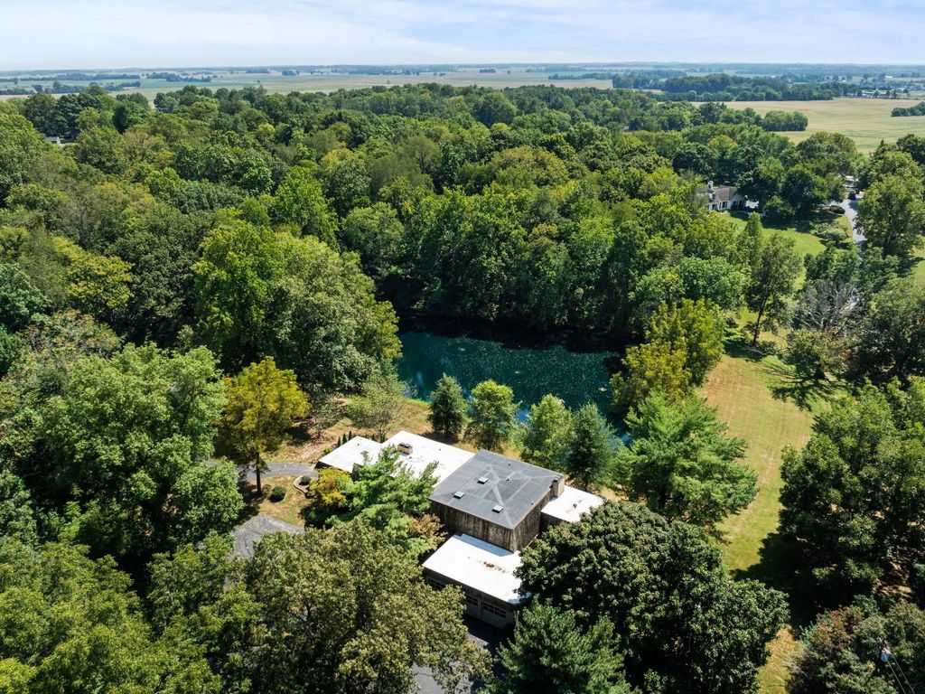 Photo of 4210 Deepwood Dr, Henderson, KY 42420 (MLS # 11678421)