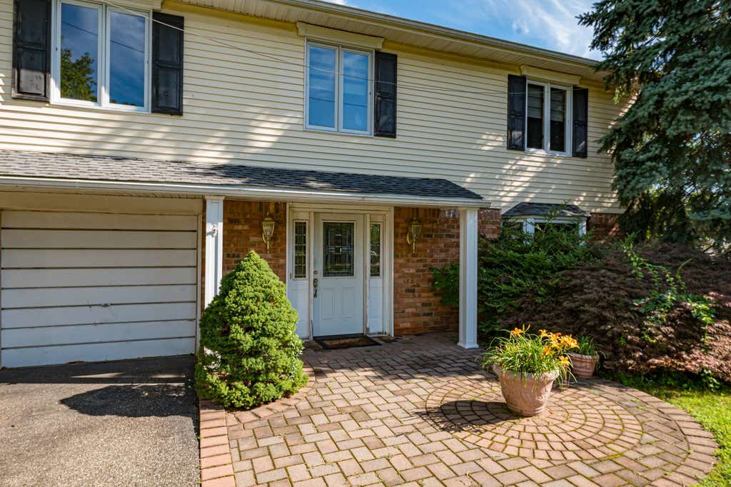 Photo of 19 White Cliff Ln, Nesconset, NY 11767 (MLS # 11919247)