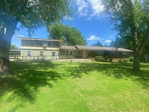 Photo of 1716 Webster Drive, Midwest City, OK 73130 (MLS # 11674978)