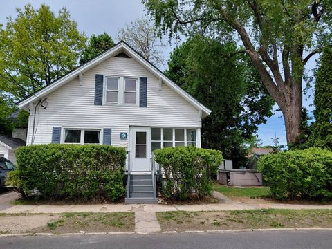 Photo of 29 Woodward Ave, Gloversville, NY 12078 (MLS # 11790838)