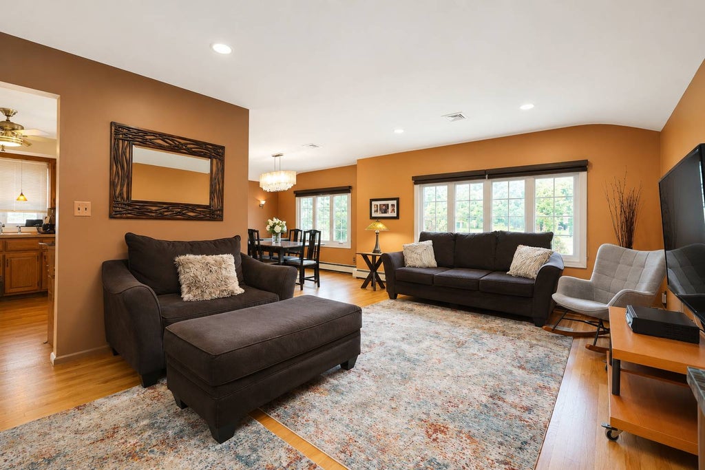 Photo of 947 Bard AVE, Staten Island, NY 10301 (MLS # 11899975)