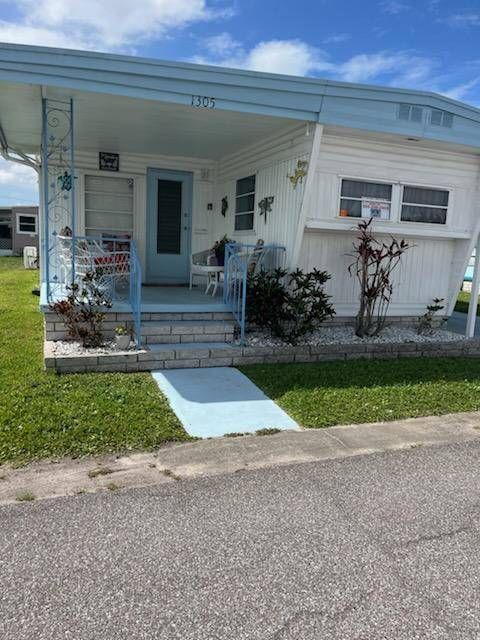 Photo of 16416 US Hwy 19 N #1305, Clearwater, FL 33764 (MLS # 11688203)