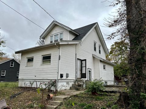 Photo of 1326 Carolina Ave, Cincinnati, OH 45237 (MLS # 11732150)