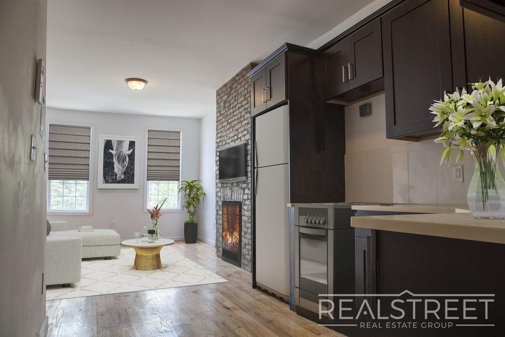 Photo of 106 Moore Street #2R, BROOKLYN, NY 11206 (MLS # 11930809)