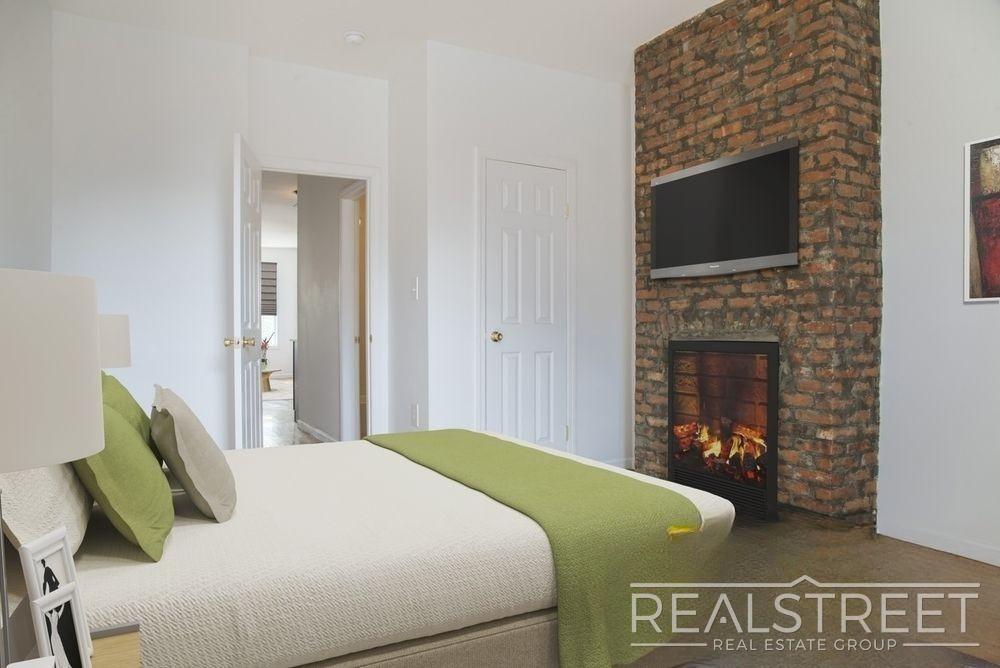 Photo of 106 Moore Street #2R, BROOKLYN, NY 11206 (MLS # 11930809)
