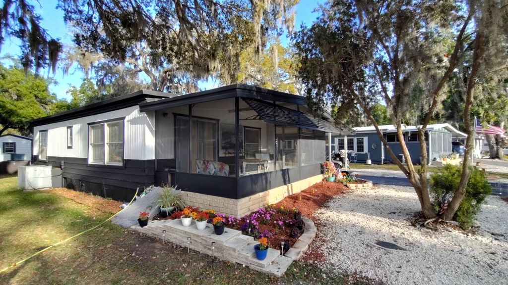 Photo of 78 Butler CIR, Leesburg, FL 34788 (MLS # 11741452)