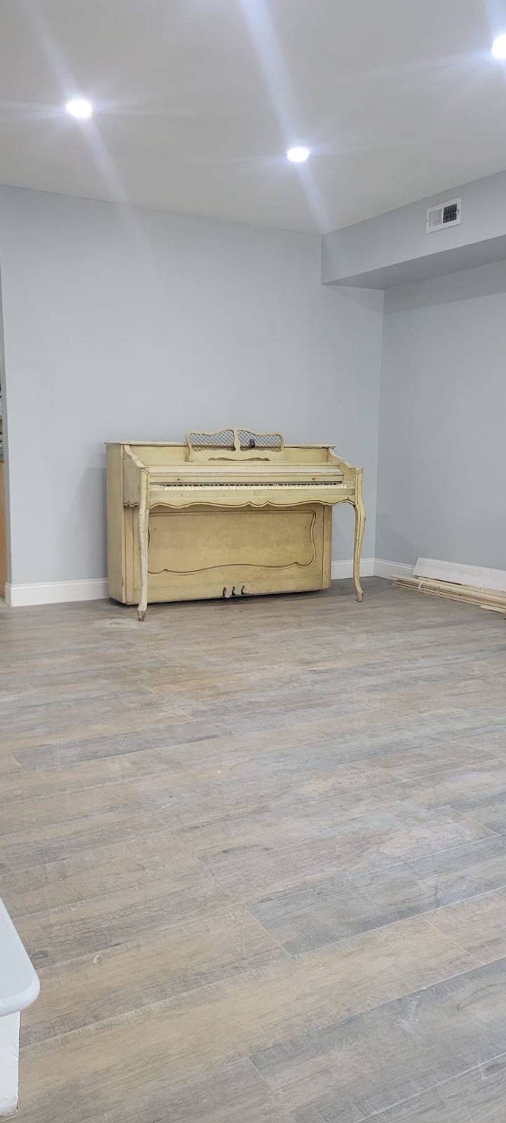 Photo of 10 Pratt Court, Staten Island, NY 10312 (MLS # 11575410)