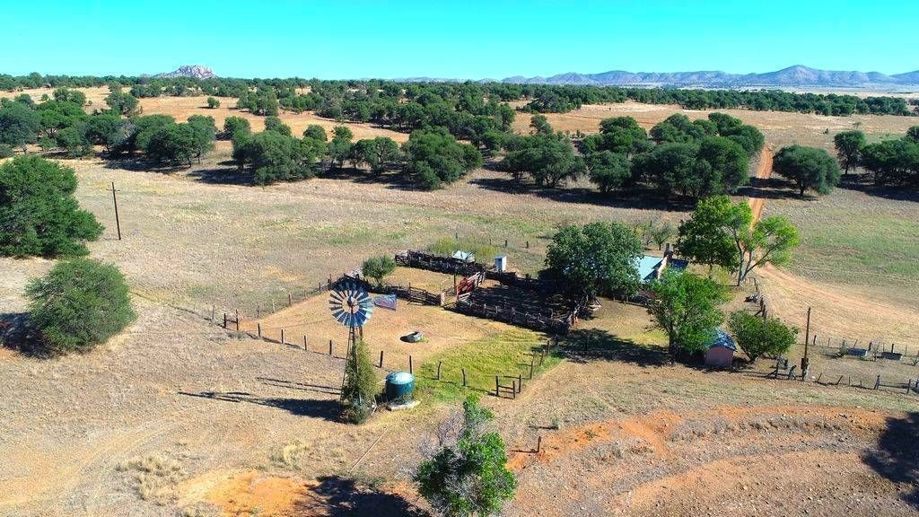 Photo of 214 Apache Rd, Patagonia, AZ 85624 (MLS # 11642253)