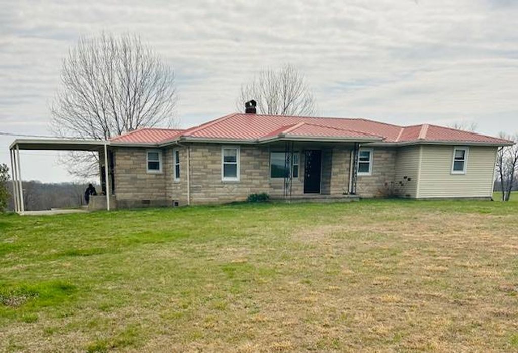Photo of 709 Hudgins Highway, Summersville, KY 42782 (MLS # 11682660)