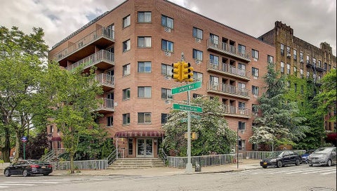 Photo of 11882 Metropolitan Ave #1B, Kew Gardens, NY 11415 (MLS # 11860935)