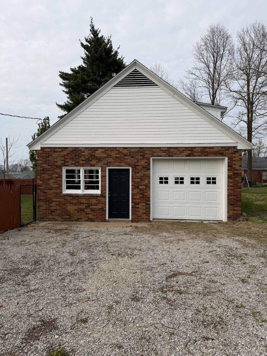 Photo of 810 E Strain St, Fort Branch, IN 47648 (MLS # 11684069)