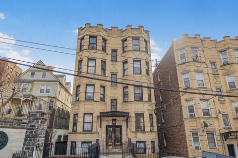 Photo of 20 Locust Hill Ave, Yonkers, NY 10701 (MLS # 11673256)