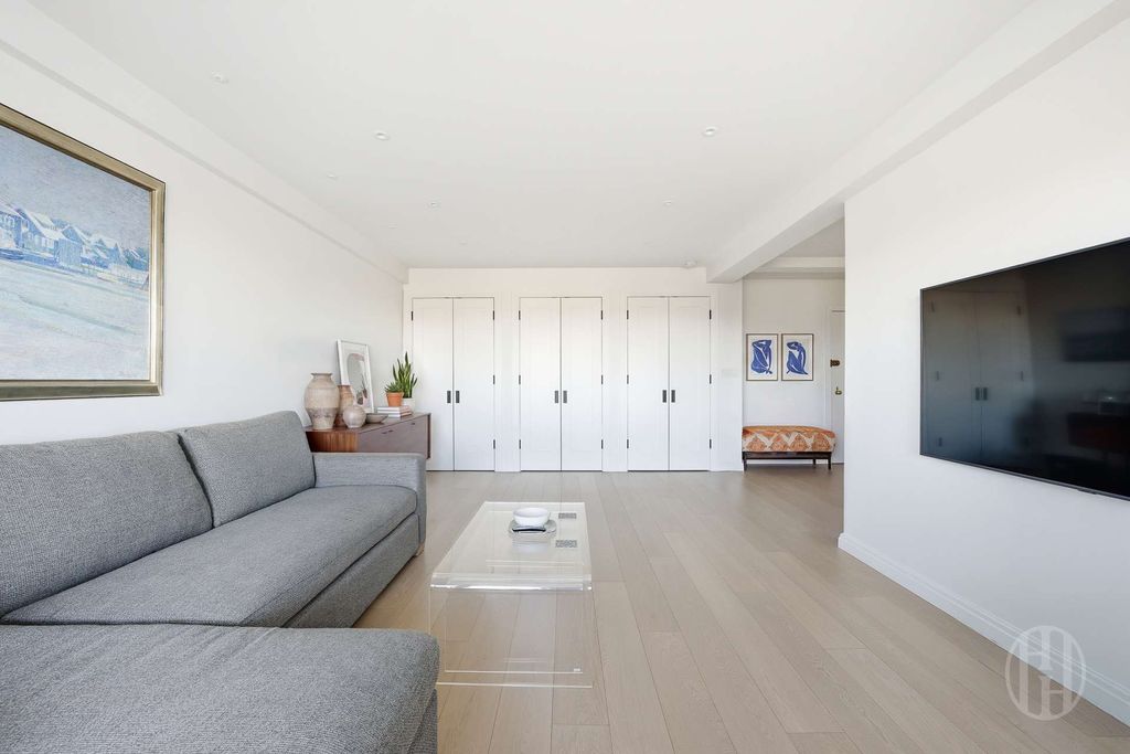 Photo of 45 East End Avenue #10B, New York, NY 10028 (MLS # 11673527)